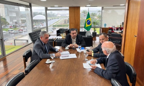 Em Brasília , prefeito de Paraty busca apoio para demandas o município